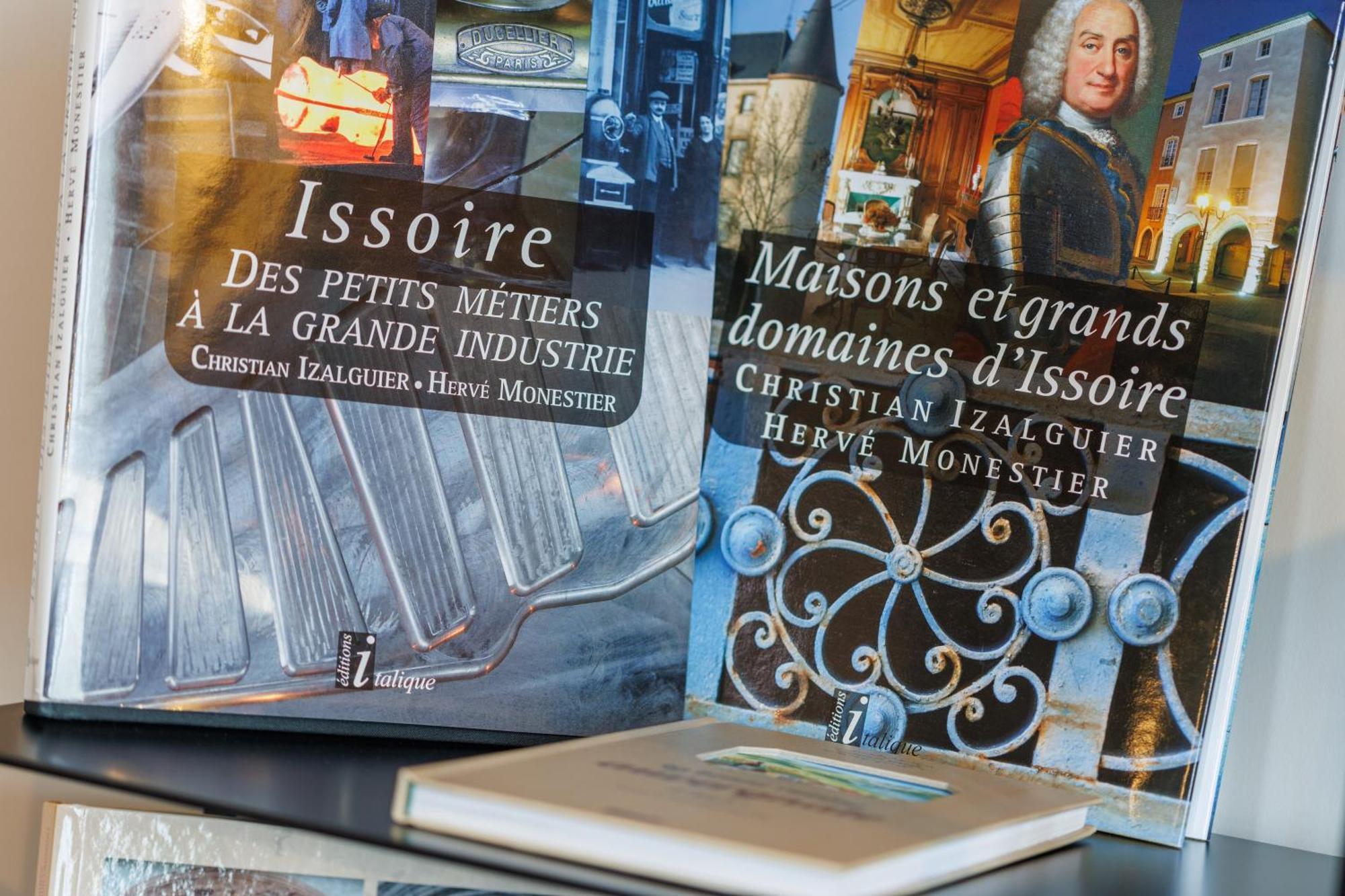 The Originals Boutique, Hotel Le Pariou, Исуар Екстериор снимка