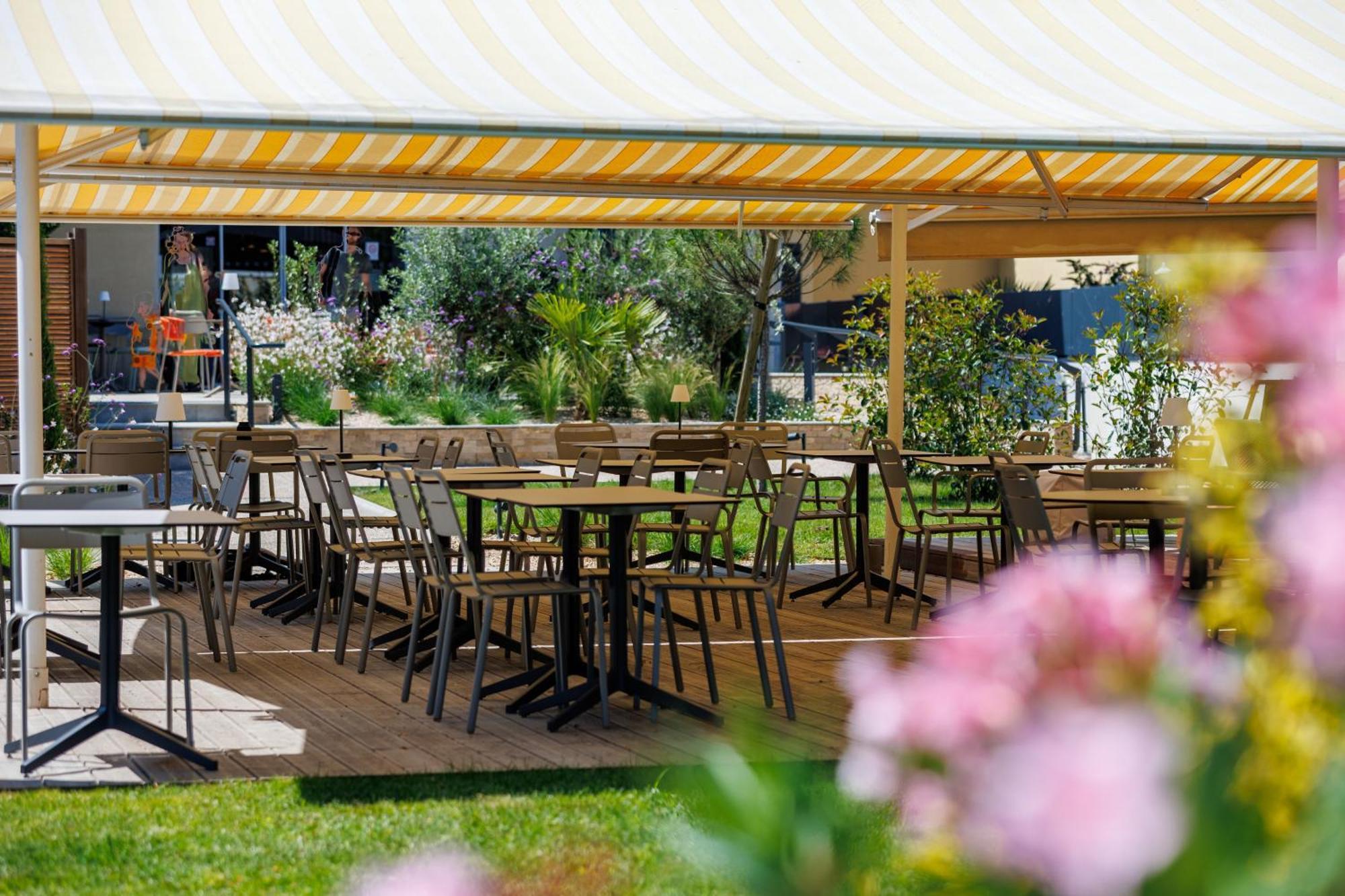 The Originals Boutique, Hotel Le Pariou, Исуар Екстериор снимка
